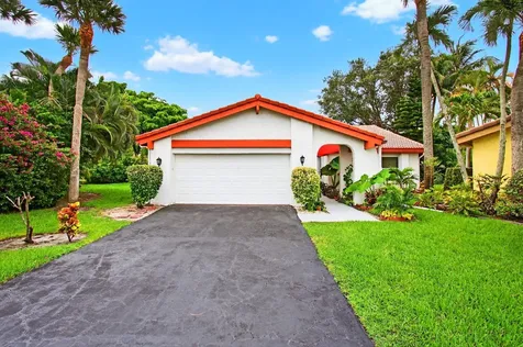 5735 Lakeview Mews Circle Boynton Beach FL 33437