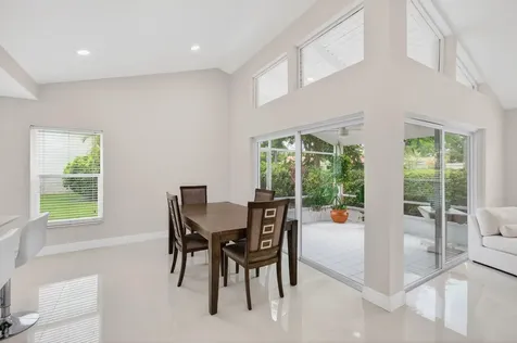 5735 Lakeview Mews Circle Boynton Beach FL 33437