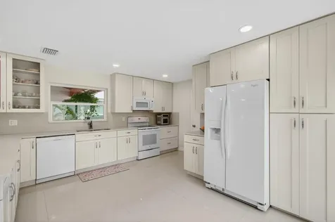 5735 Lakeview Mews Circle Boynton Beach FL 33437