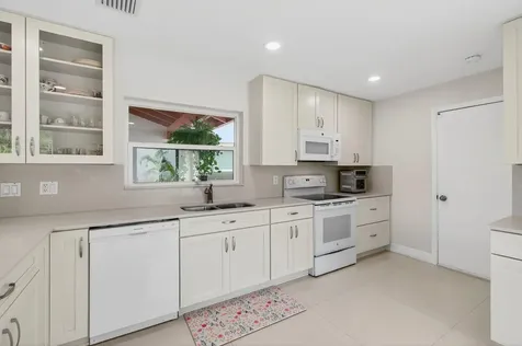 5735 Lakeview Mews Circle Boynton Beach FL 33437