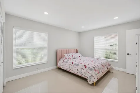 5735 Lakeview Mews Circle Boynton Beach FL 33437
