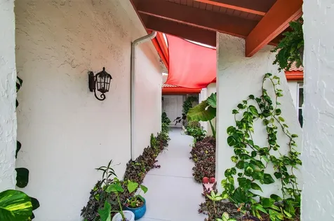 5735 Lakeview Mews Circle Boynton Beach FL 33437