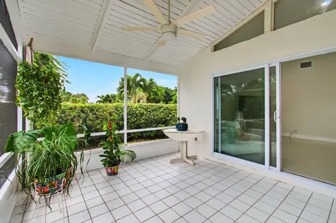 5735 Lakeview Mews Circle Boynton Beach FL 33437