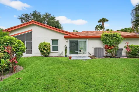 5735 Lakeview Mews Circle Boynton Beach FL 33437