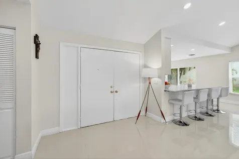 5735 Lakeview Mews Circle Boynton Beach FL 33437