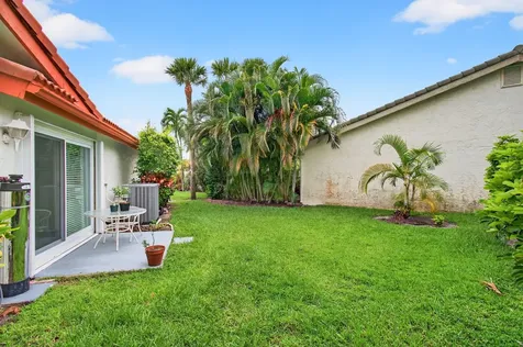5735 Lakeview Mews Circle Boynton Beach FL 33437