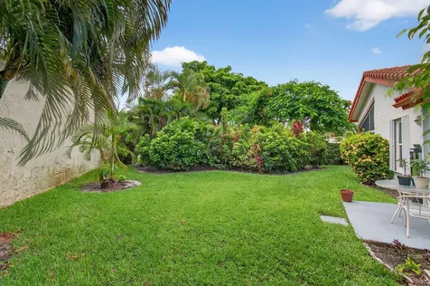 5735 Lakeview Mews Circle Boynton Beach FL 33437
