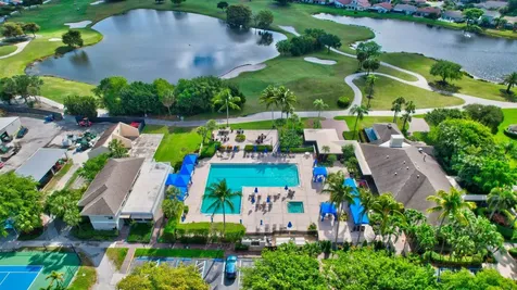 5735 Lakeview Mews Circle Boynton Beach FL 33437