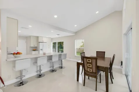 5735 Lakeview Mews Circle Boynton Beach FL 33437