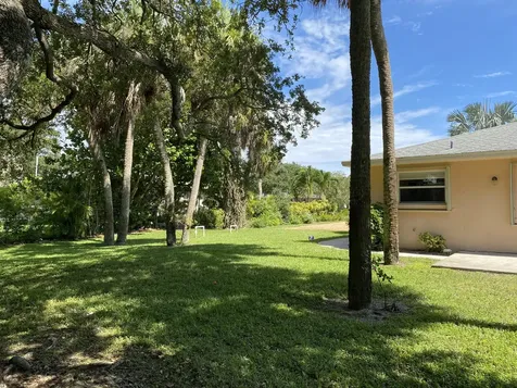 956 Tulip Lane Vero Beach FL 32963