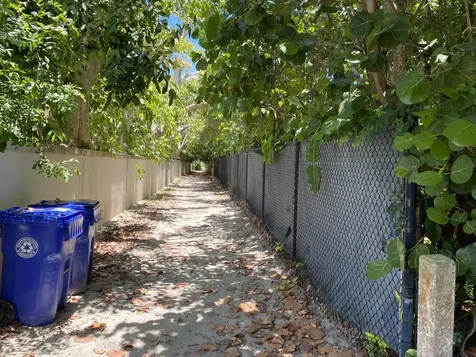 956 Tulip Lane Vero Beach FL 32963