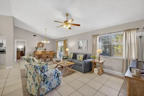 615 Se Dean Terrace Port Saint Lucie FL 34984
