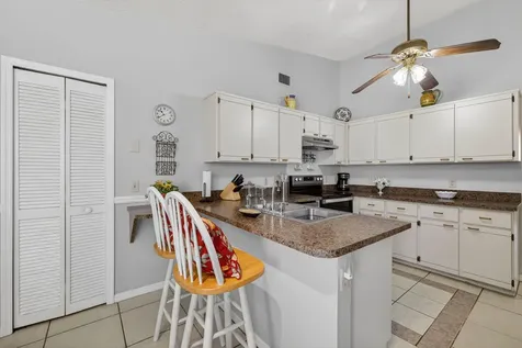 615 Se Dean Terrace Port Saint Lucie FL 34984