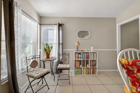 615 Se Dean Terrace Port Saint Lucie FL 34984