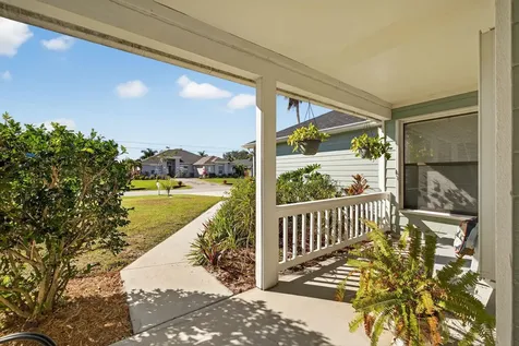 615 Se Dean Terrace Port Saint Lucie FL 34984