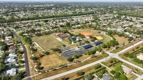615 Se Dean Terrace Port Saint Lucie FL 34984