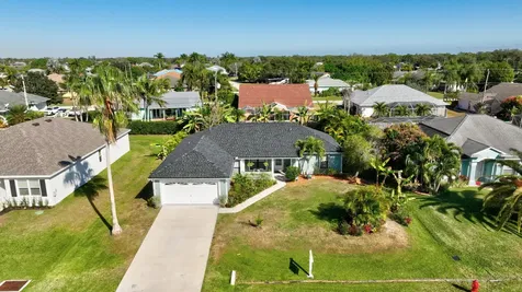 615 Se Dean Terrace Port Saint Lucie FL 34984