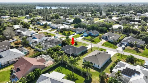 615 Se Dean Terrace Port Saint Lucie FL 34984