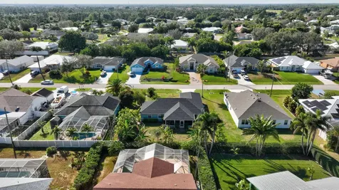 615 Se Dean Terrace Port Saint Lucie FL 34984