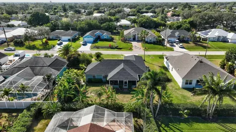615 Se Dean Terrace Port Saint Lucie FL 34984