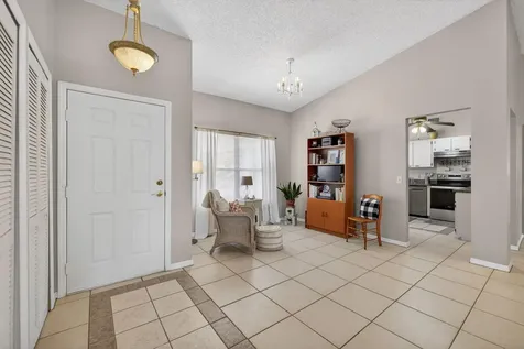 615 Se Dean Terrace Port Saint Lucie FL 34984