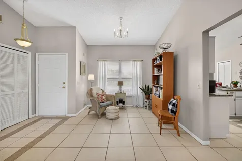 615 Se Dean Terrace Port Saint Lucie FL 34984