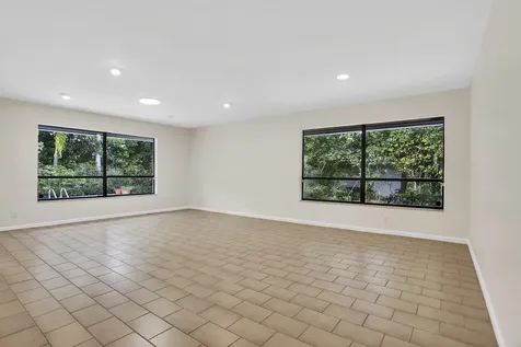 2812 Embassy Drive West Palm Beach FL 33401