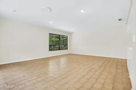 2812 Embassy Drive West Palm Beach FL 33401