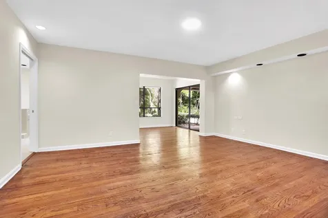 2812 Embassy Drive West Palm Beach FL 33401