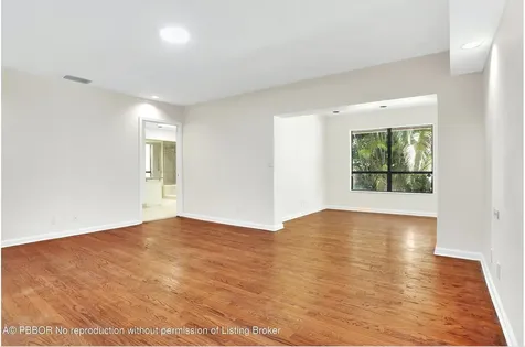 2812 Embassy Drive West Palm Beach FL 33401