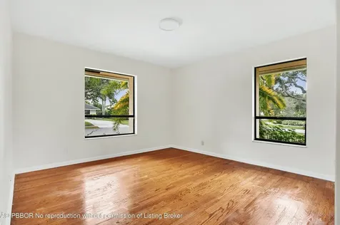 2812 Embassy Drive West Palm Beach FL 33401