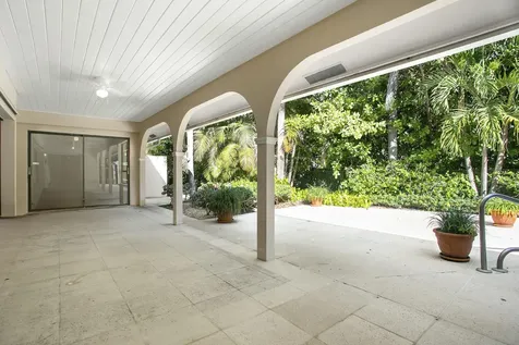2812 Embassy Drive West Palm Beach FL 33401