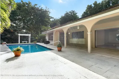 2812 Embassy Drive West Palm Beach FL 33401