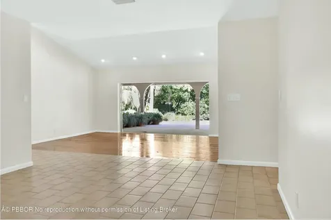 2812 Embassy Drive West Palm Beach FL 33401