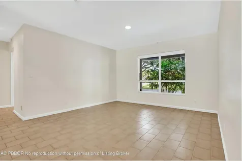 2812 Embassy Drive West Palm Beach FL 33401
