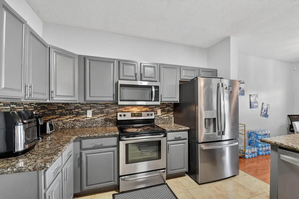 4322 Emerald Lake Worth FL 33461