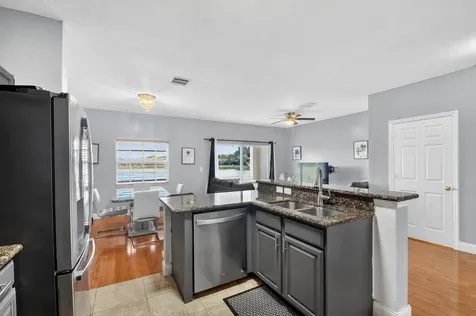 4322 Emerald Lake Worth FL 33461