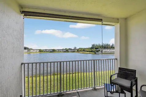 4322 Emerald Lake Worth FL 33461