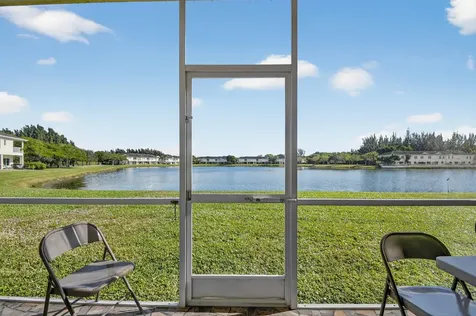 4322 Emerald Lake Worth FL 33461
