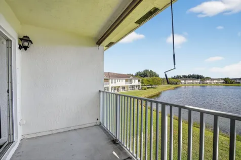 4322 Emerald Lake Worth FL 33461