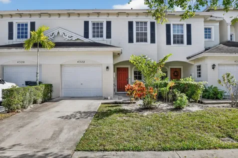 4322 Emerald Lake Worth FL 33461