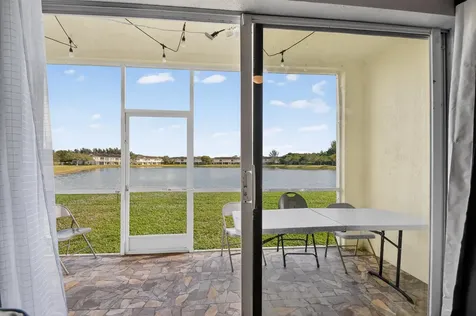 4322 Emerald Lake Worth FL 33461