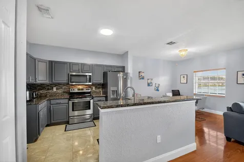 4322 Emerald Lake Worth FL 33461