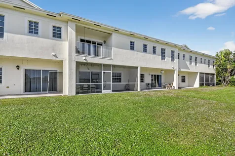 4322 Emerald Lake Worth FL 33461