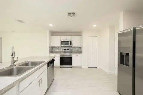 1381 SE Bayharbor Street Port Saint Lucie FL 34983