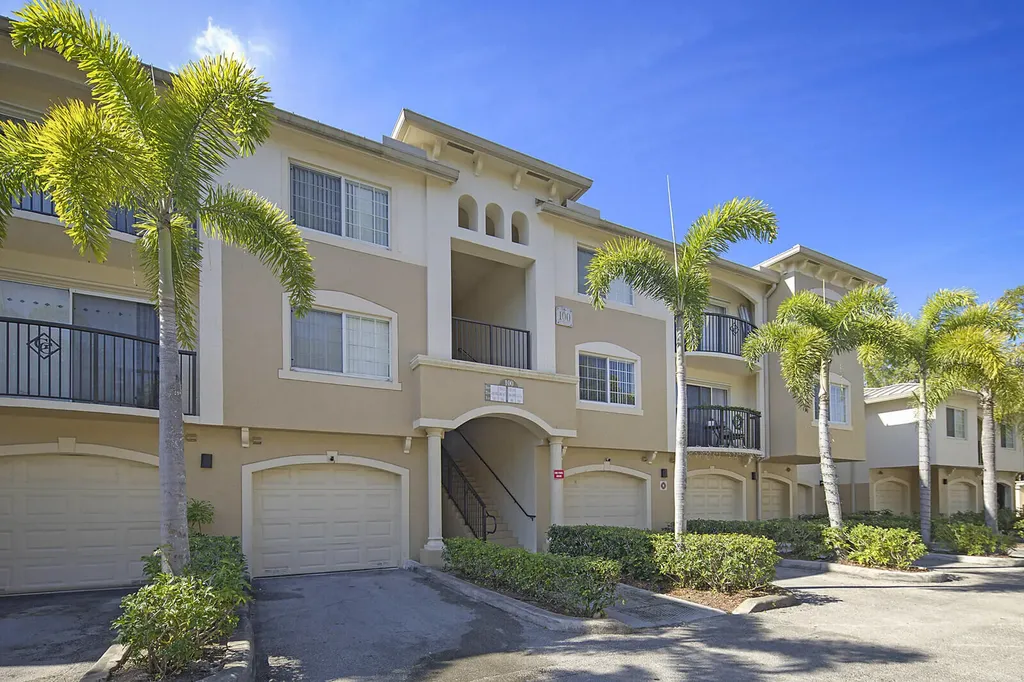 100 Crestwood Court Royal Palm Beach FL 33411