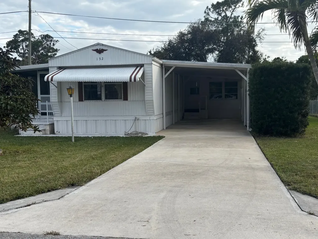 152 Ne 15th Terrace Stuart FL 34994