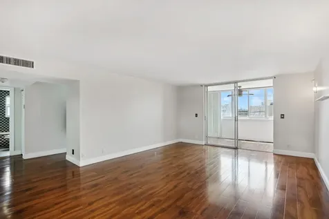 500 Ne 12th Avenue Hallandale Beach FL 33009