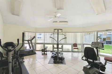 500 Ne 12th Avenue Hallandale Beach FL 33009