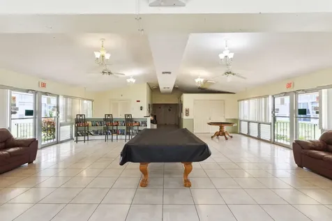 500 Ne 12th Avenue Hallandale Beach FL 33009